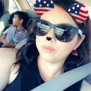 Meet your Posher, Edith